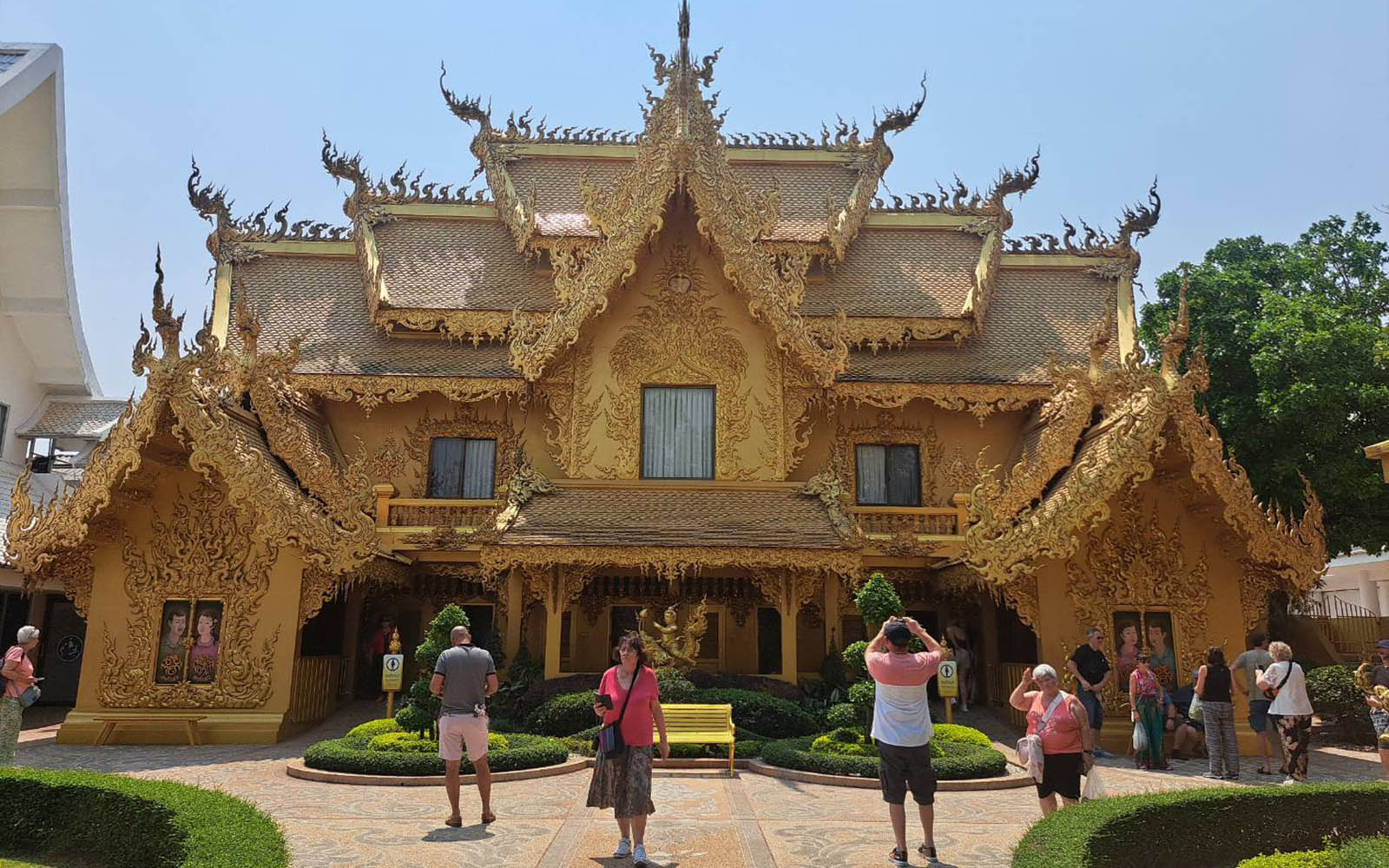 The 3 Temples of Chiang Rai and the Golden Triangle